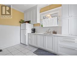 978 HACKETT STREET - 21