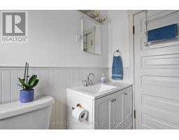 978 HACKETT STREET - 32