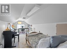 978 HACKETT STREET - 33