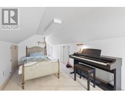 978 HACKETT STREET - 35