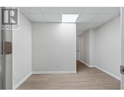 22 SPRINGFIELD WAY - 35