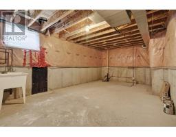 22 SPRINGFIELD WAY - 40