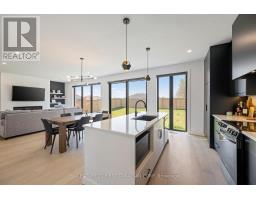 5 HARTLAND CIRCLE - 12