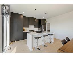 5 HARTLAND CIRCLE - 17