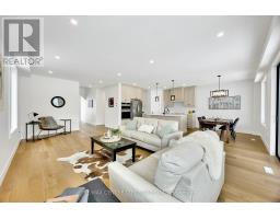 211 FOXBOROUGH PLACE - 22