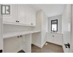 211 FOXBOROUGH PLACE - 35