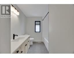 211 FOXBOROUGH PLACE - 36