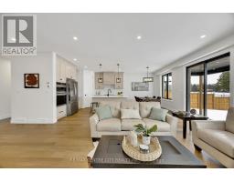 211 FOXBOROUGH PLACE - 8