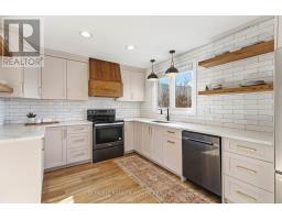 176 CANTERBURY DRIVE - 21