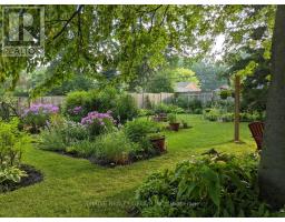 22 THORNCREST CRESCENT - 33