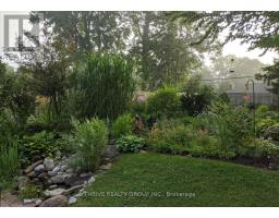 22 THORNCREST CRESCENT - 39