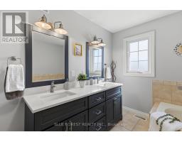 29 HOLLAND AVENUE - 21