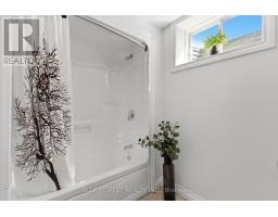 29 HOLLAND AVENUE - 34