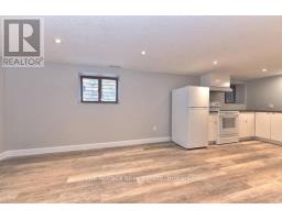 870 QUEENS AVENUE - 26