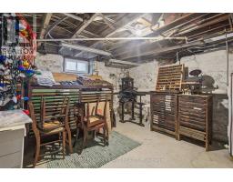 937 WATERLOO STREET - 31