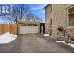 937 WATERLOO STREET - 34