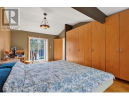 9584 MELROSE DRIVE - 32