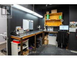 419 DUNDAS STREET - 12