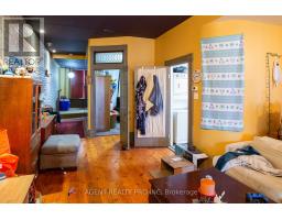 419 DUNDAS STREET - 18