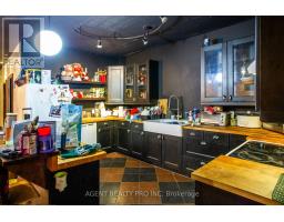 419 DUNDAS STREET - 26