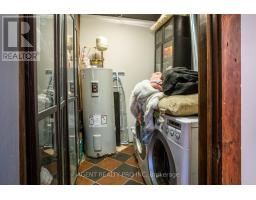 419 DUNDAS STREET - 33