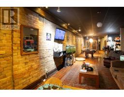 419 DUNDAS STREET - 37