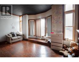 419 DUNDAS STREET - 39