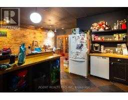419 DUNDAS STREET - 44