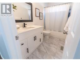 136 LACEY CRESCENT - 15