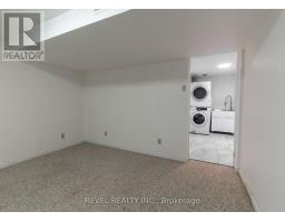 136 LACEY CRESCENT - 21