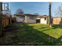 136 LACEY CRESCENT - 29