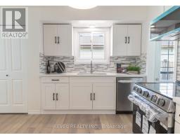 136 LACEY CRESCENT - 4