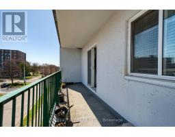 401 - 986 HURON STREET - 21