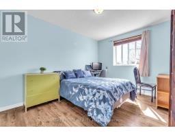 401 - 986 HURON STREET - 25