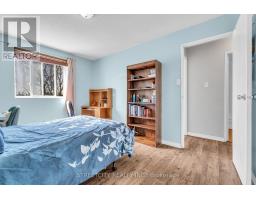 401 - 986 HURON STREET - 26