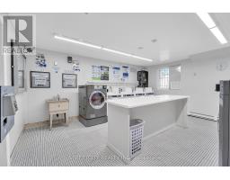 401 - 986 HURON STREET - 29