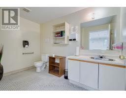 401 - 986 HURON STREET - 30