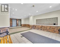 401 - 986 HURON STREET - 32