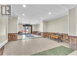 401 - 986 HURON STREET - 33