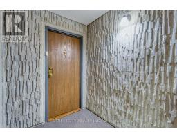 401 - 986 HURON STREET - 5