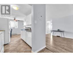 401 - 986 HURON STREET - 8