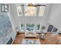 1375 DYER CRESCENT - 24