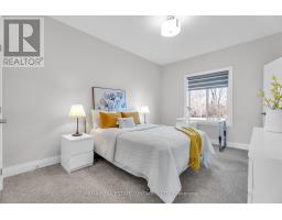 1375 DYER CRESCENT - 27