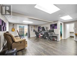 17 - 20 WINDEMERE PLACE - 30