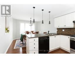 26 - 270 NORTH CENTRE ROAD - 3