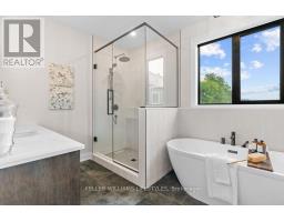 28 ALEXANDER GATE - 27