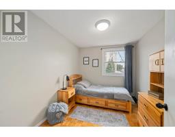 718 WONDERLAND ROAD S - 17