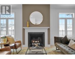 15 - 1080 UPPERPOINT AVENUE - 12