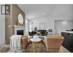 15 - 1080 UPPERPOINT AVENUE - 14