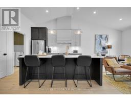 15 - 1080 UPPERPOINT AVENUE - 16